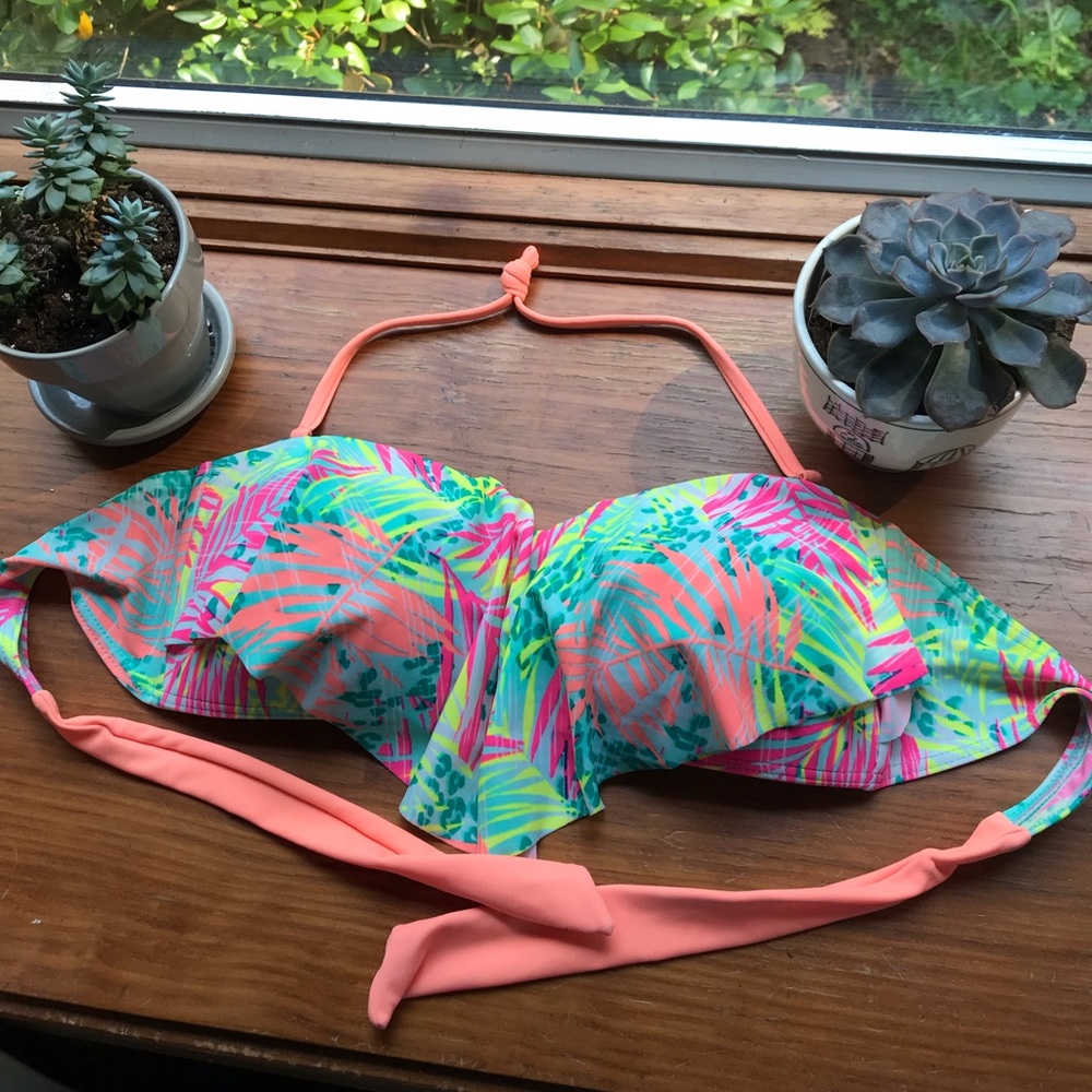Cute tropical flounce bikini top